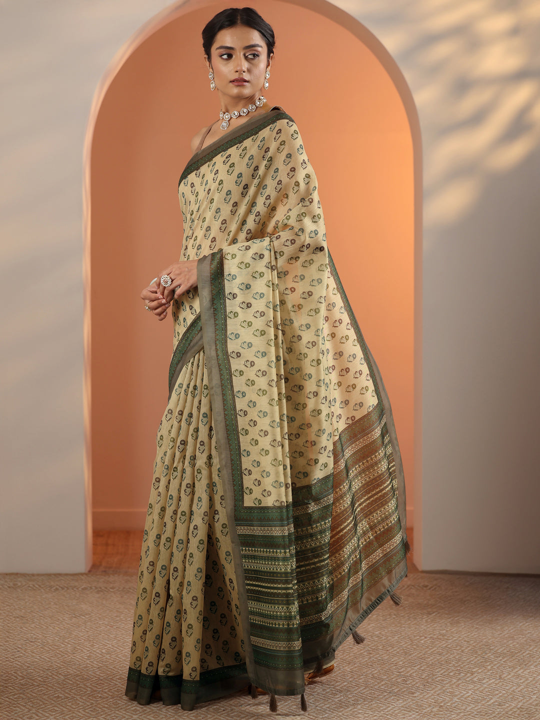  Beige Printed Silk Blend Saree With Unstitched Blouse Piece 