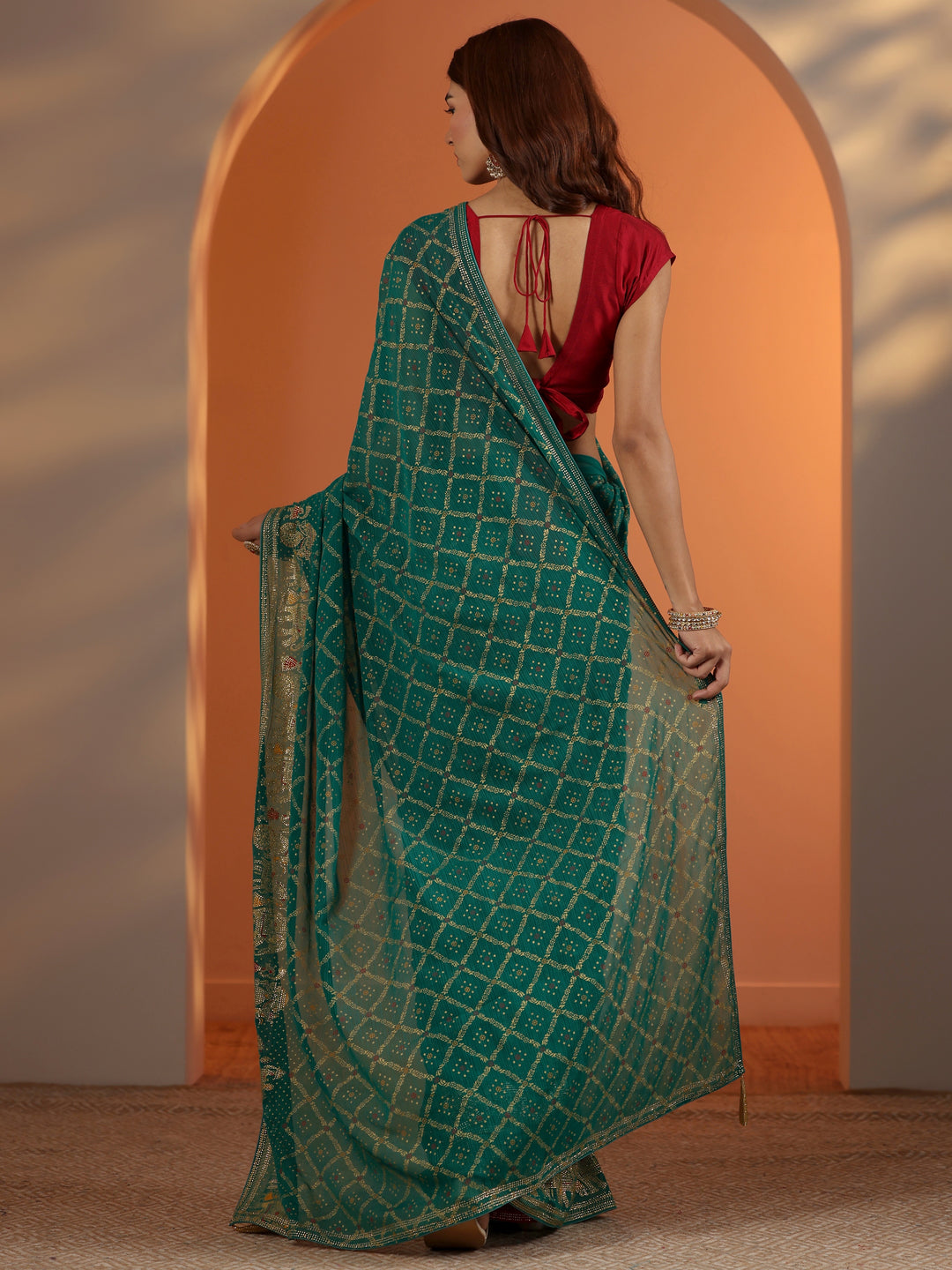  Green Printed Georgette Saree With Unstitched Blouse Piece 
