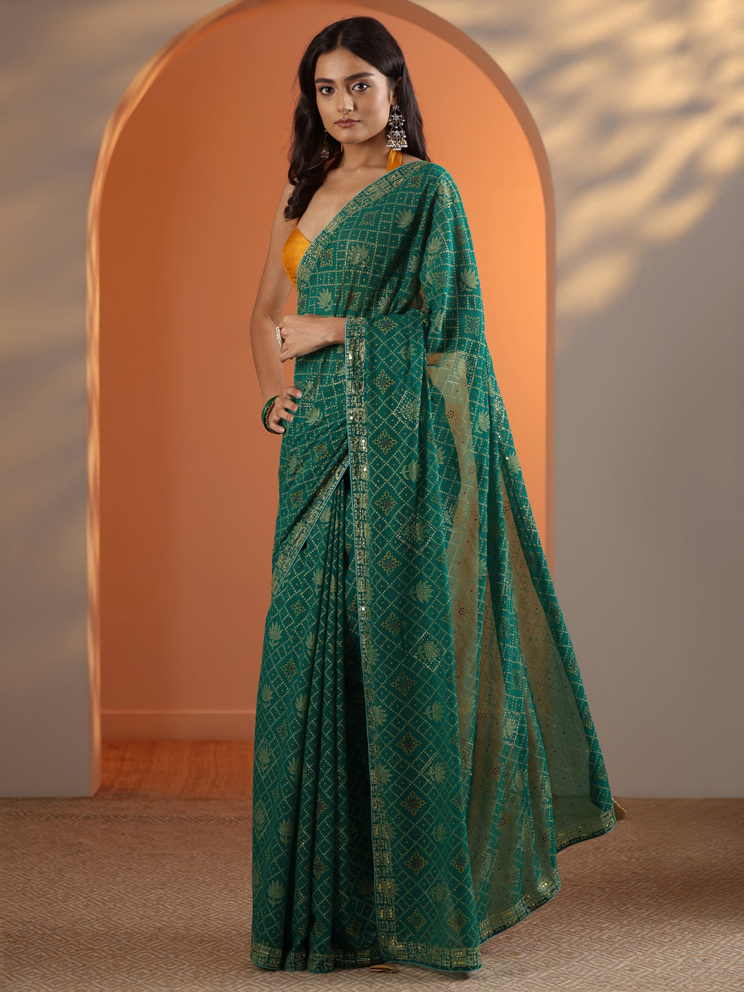  Green Printed Georgette Saree With Unstitched Blouse Piece 