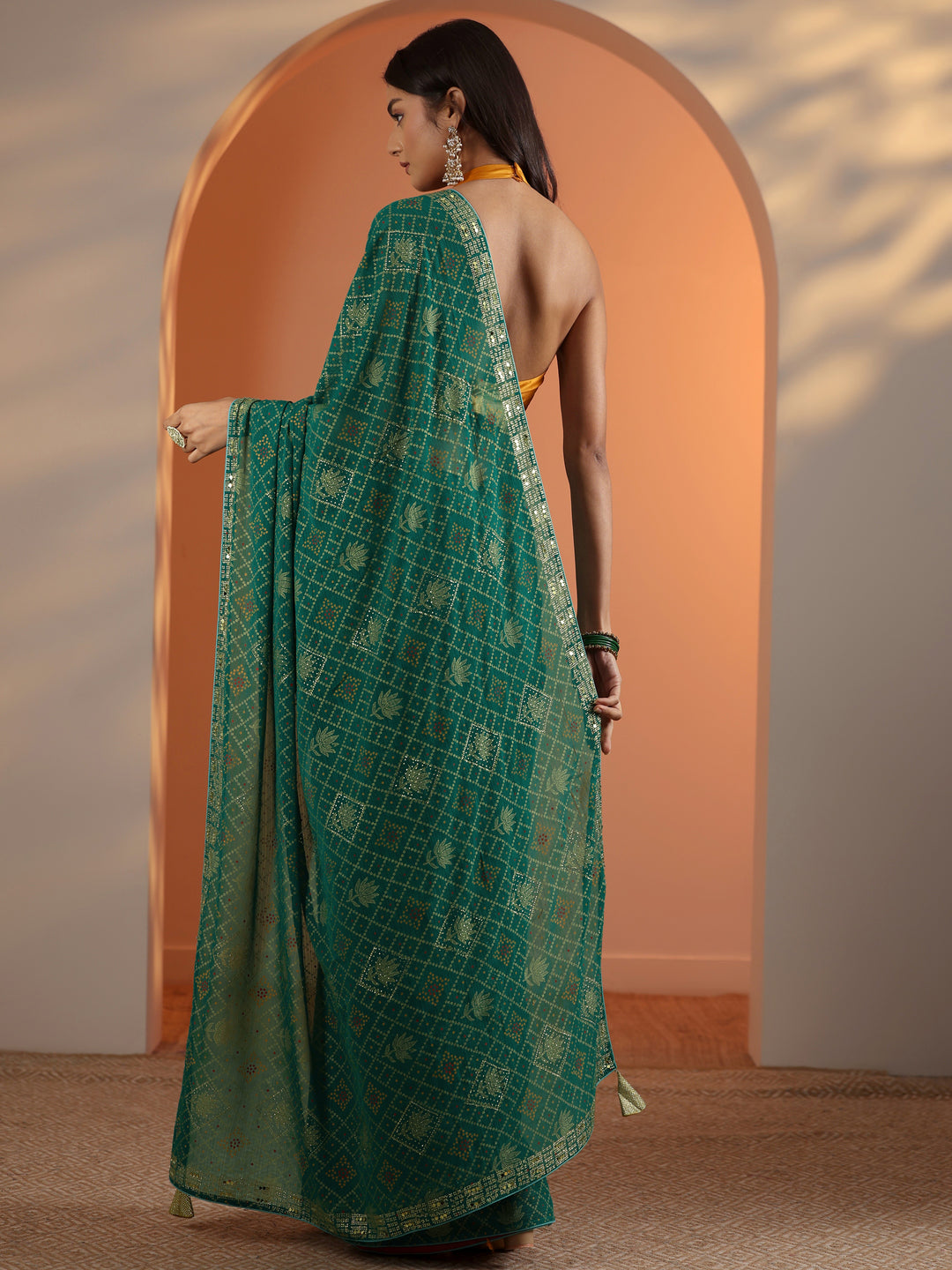  Green Printed Georgette Saree With Unstitched Blouse Piece 