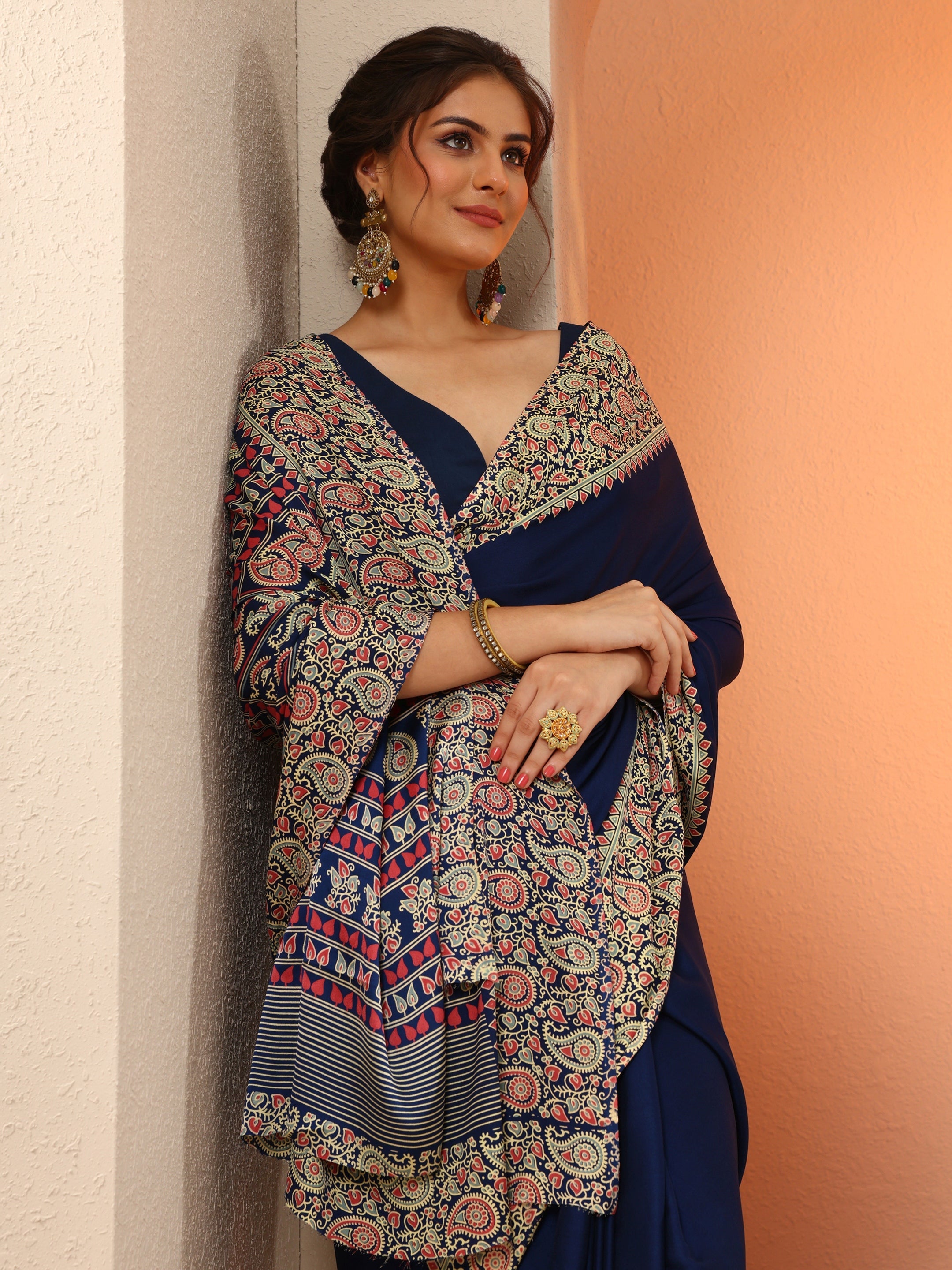 libas Navy Blue Solid Satin Saree With Unstitched Blouse Piece-picture-22