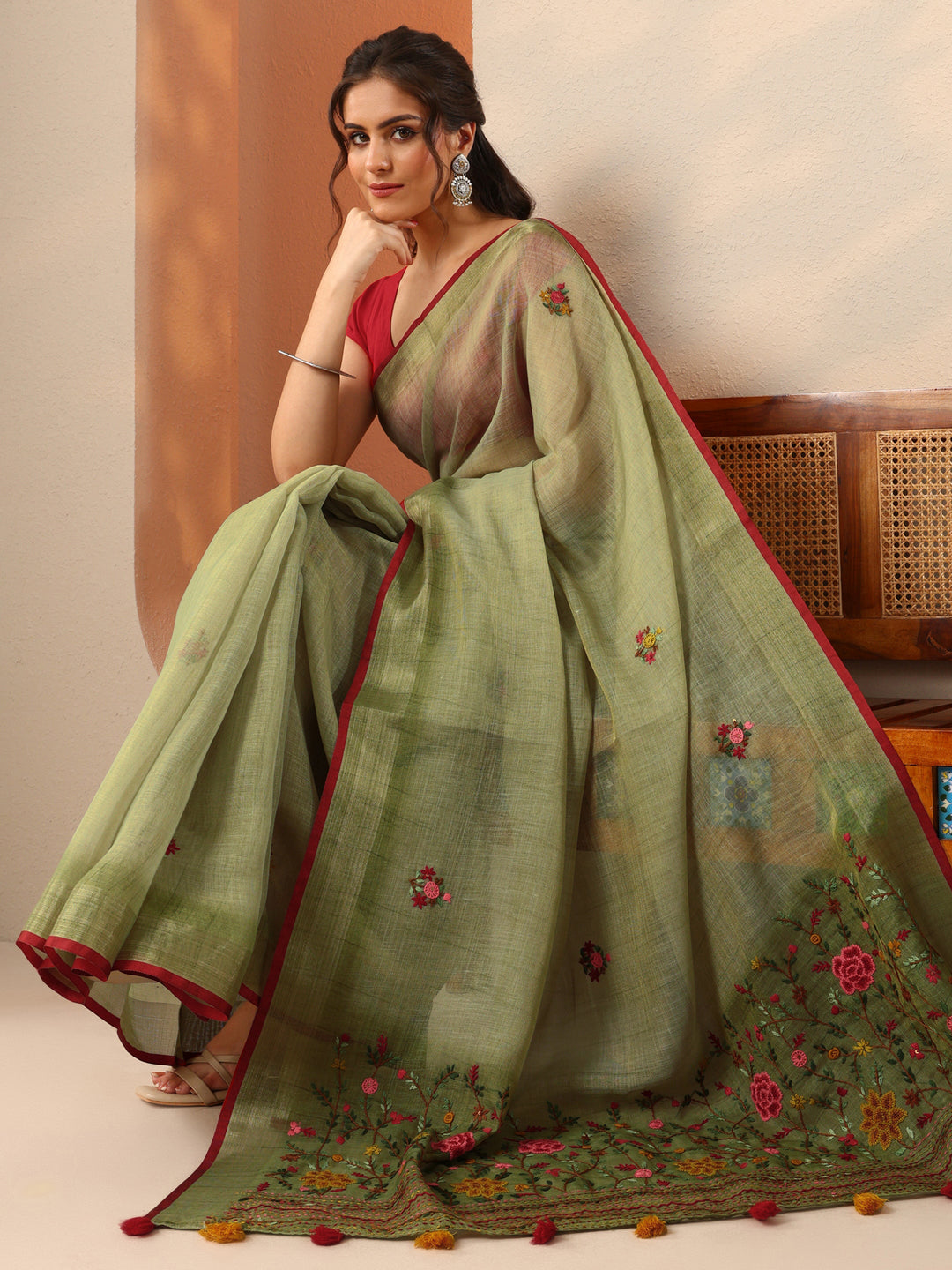 Olive Embroidered Silk Blend Saree With Unstitched Blouse Piece