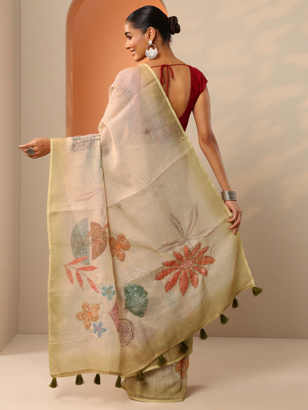  Beige Printed Silk Blend Saree With Unstitched Blouse Piece 