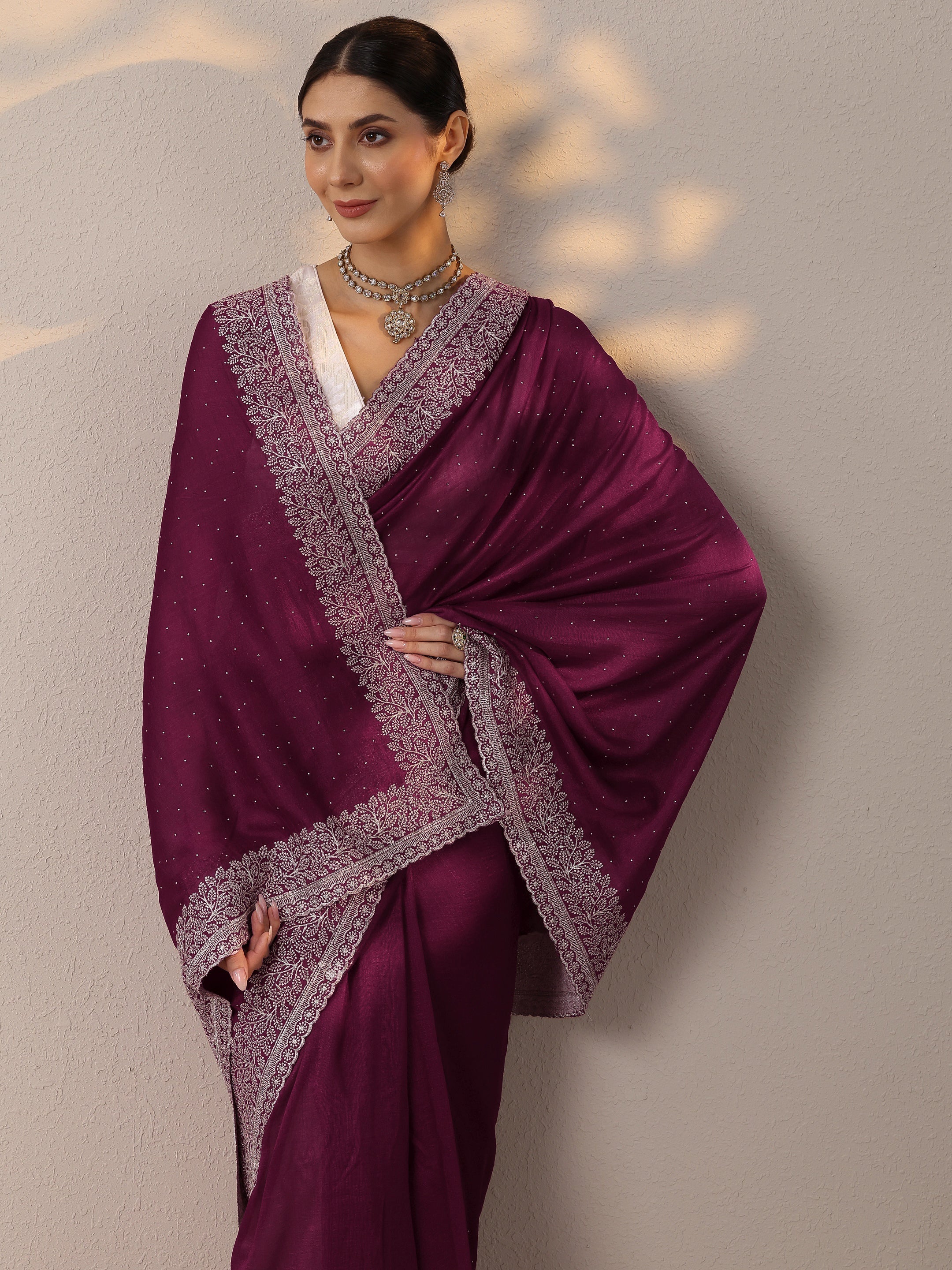 Burgundy Embellished Silk Blend Saree With Unstitched Blouse Piece-image-15