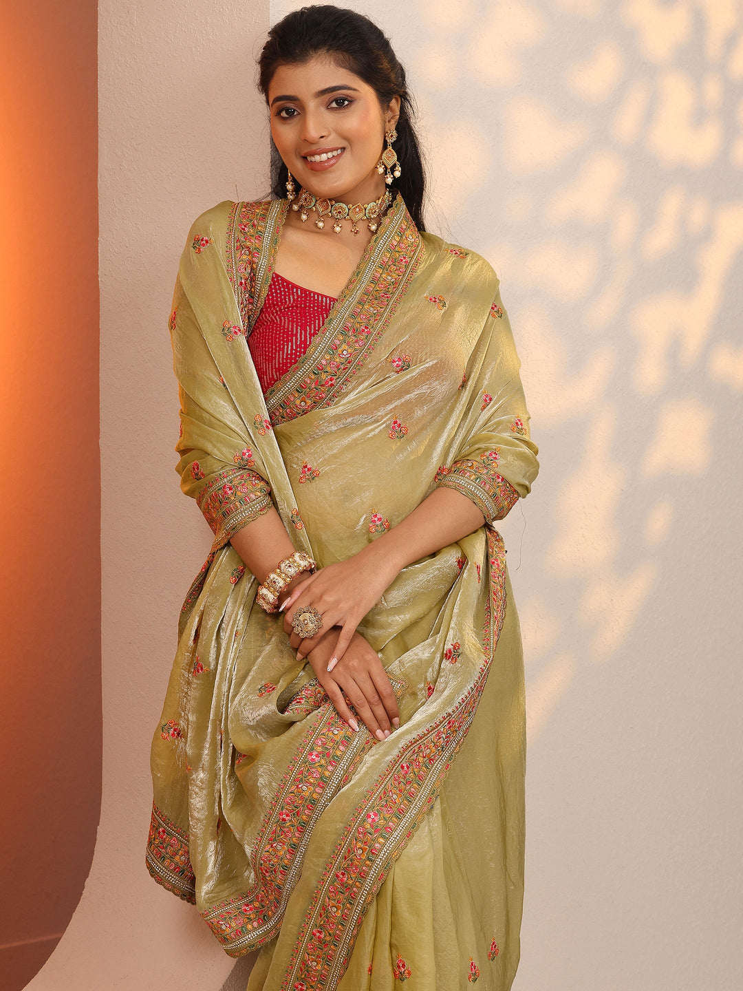 Green Embroidered Banarasi Organza Saree With Unstitched Blouse Piece