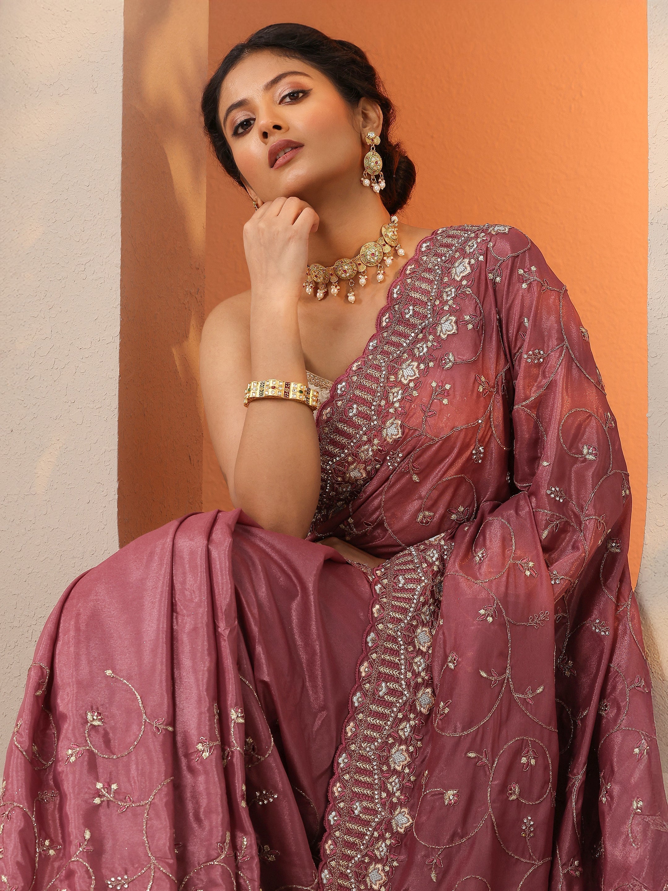 Mauve Embroidered Organza Saree With Unstitched Blouse Piece-image-29