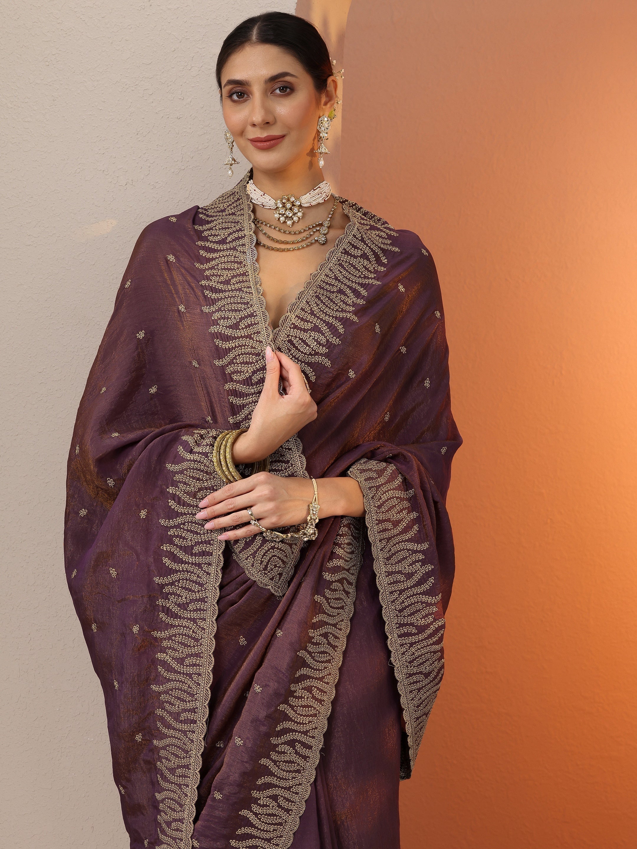 Purple Embellished Organza Saree With Unstitched Blouse Piece-image-28