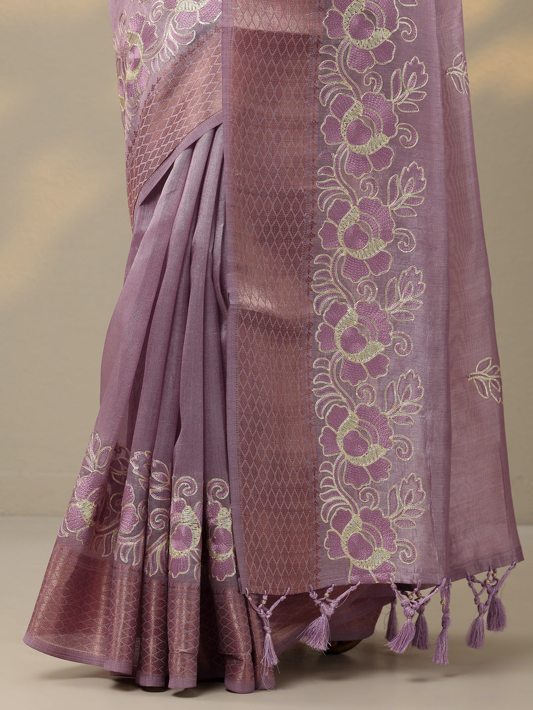  Lavender Embroidered Silk Blend Saree With Unstitched Blouse Piece 