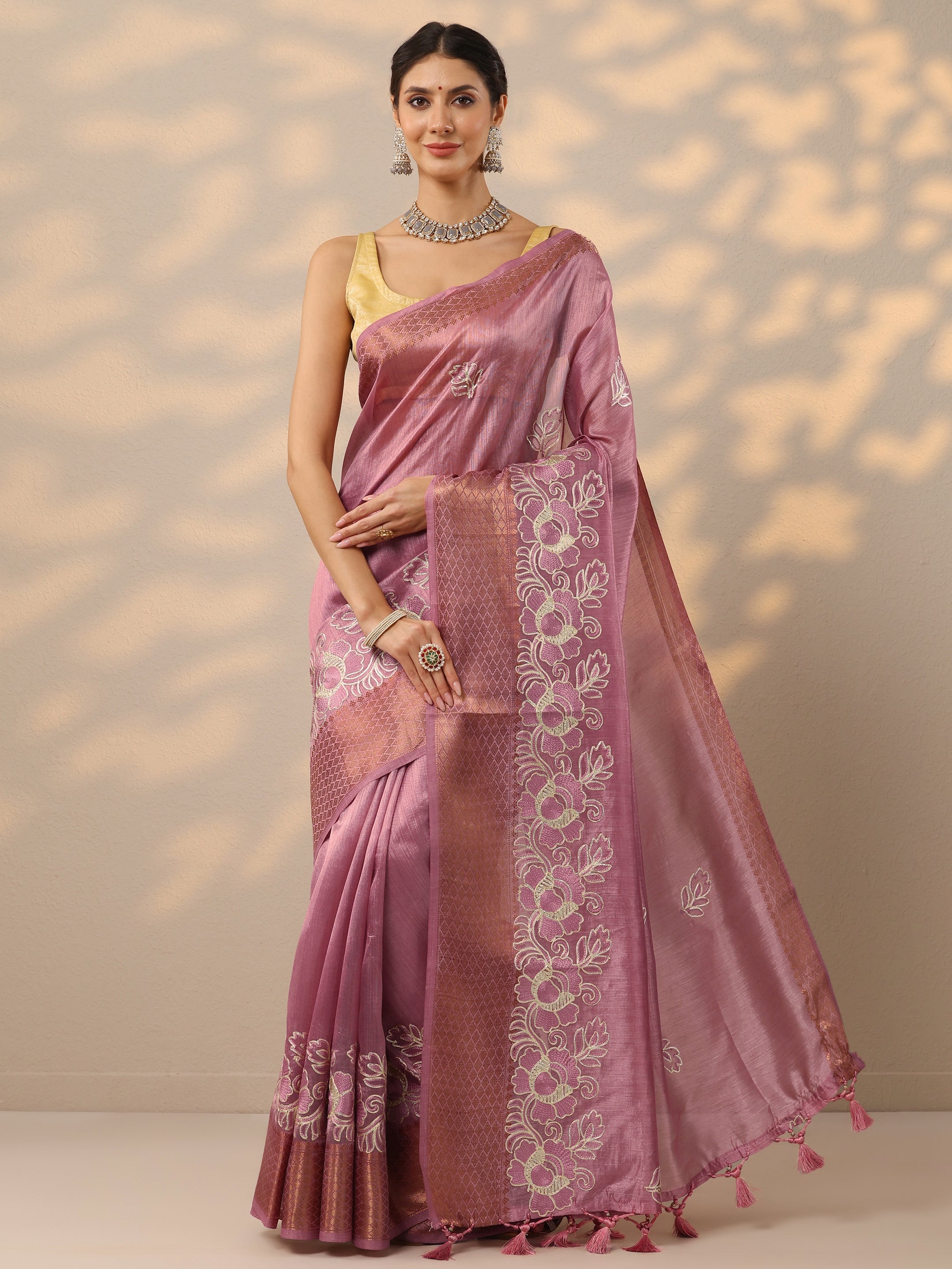 libas Pink Embroidered Silk Blend Saree With Unstitched Blouse Piece-picture-10