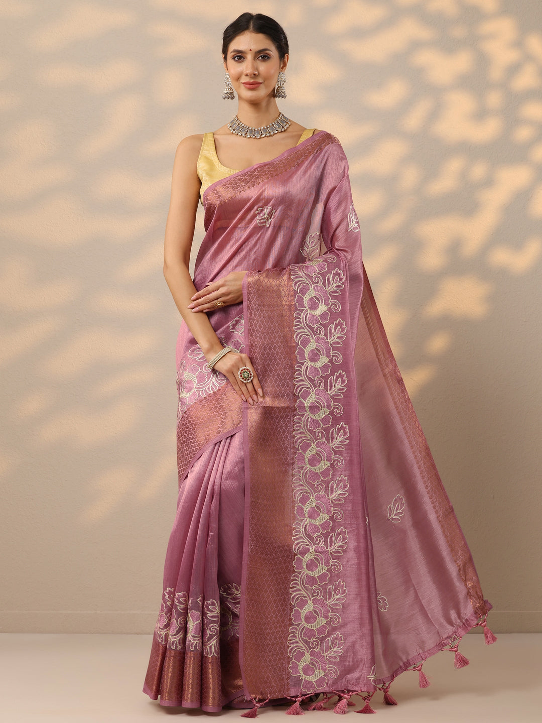 Pink Embroidered Silk Blend Saree With Unstitched Blouse Piece
