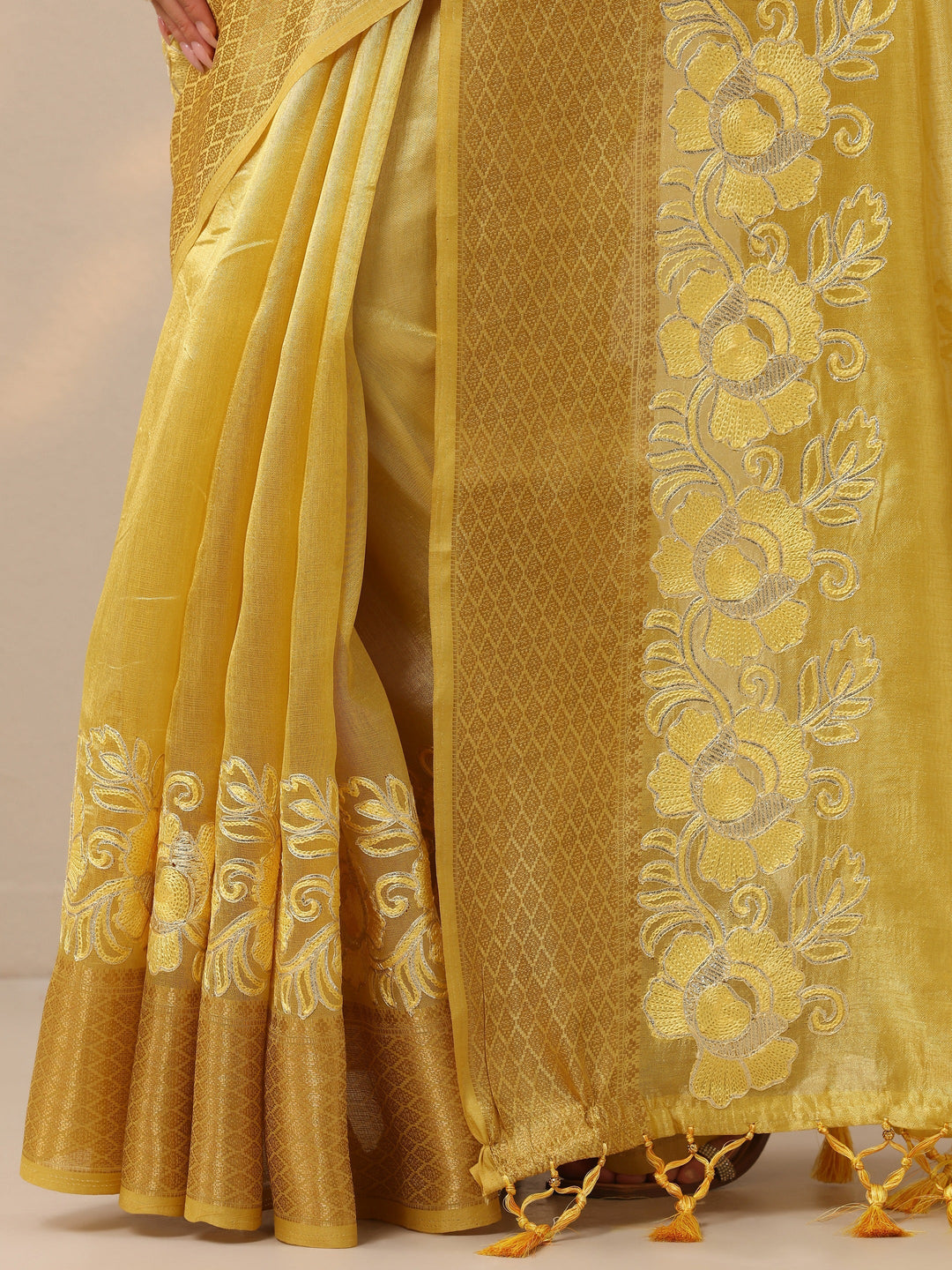  Yellow Embroidered Banarasi Silk Blend Saree With Unstitched Blouse Piece 