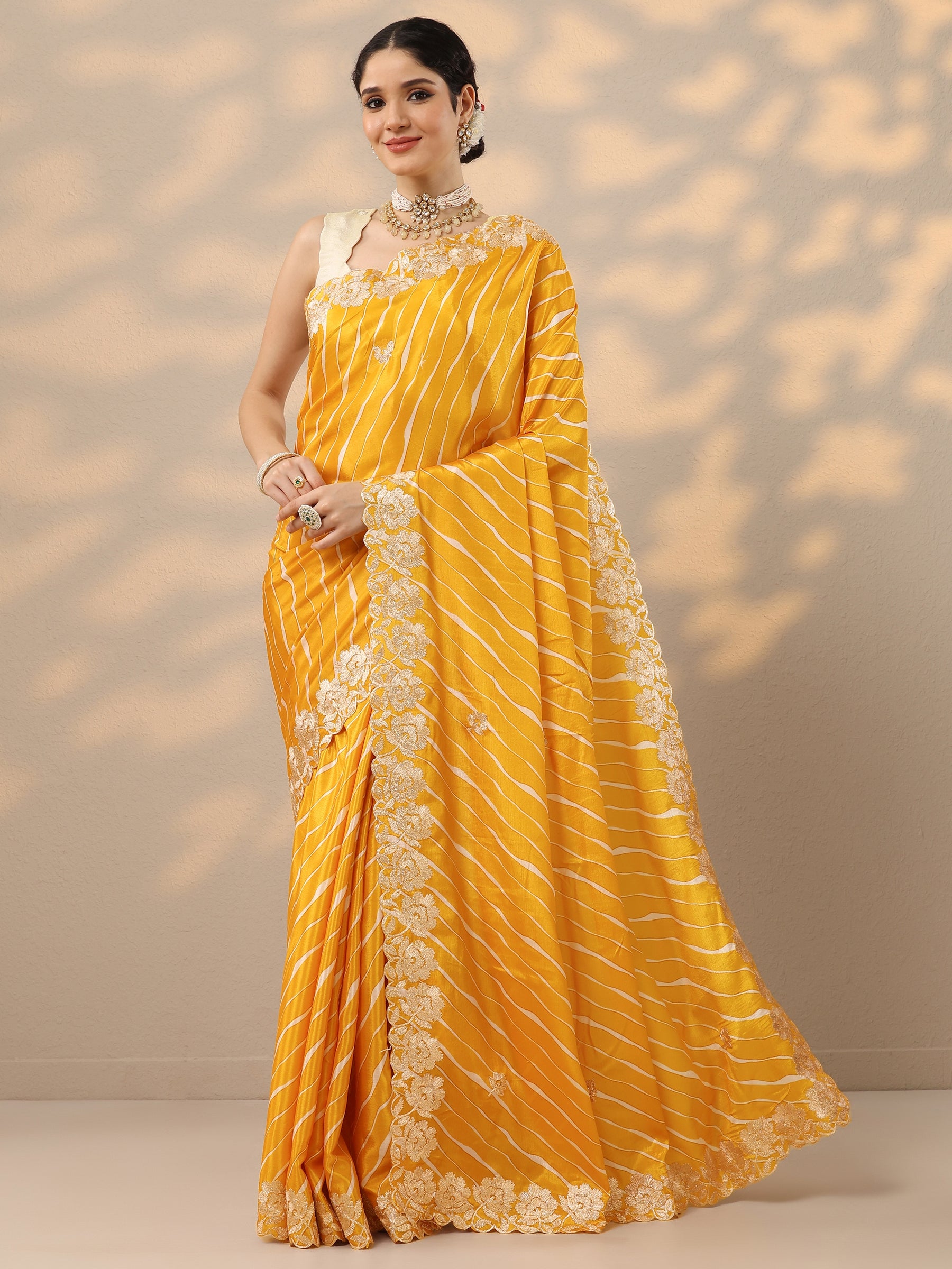 Cream Printed Crepe Saree With Unstitched Blouse Piece