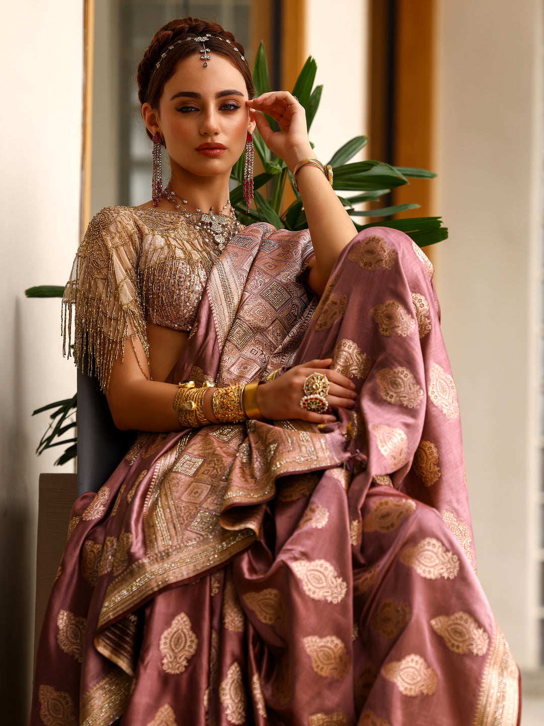 Pink Woven Design Silk Blend Saree With Unstitched Blouse Piece