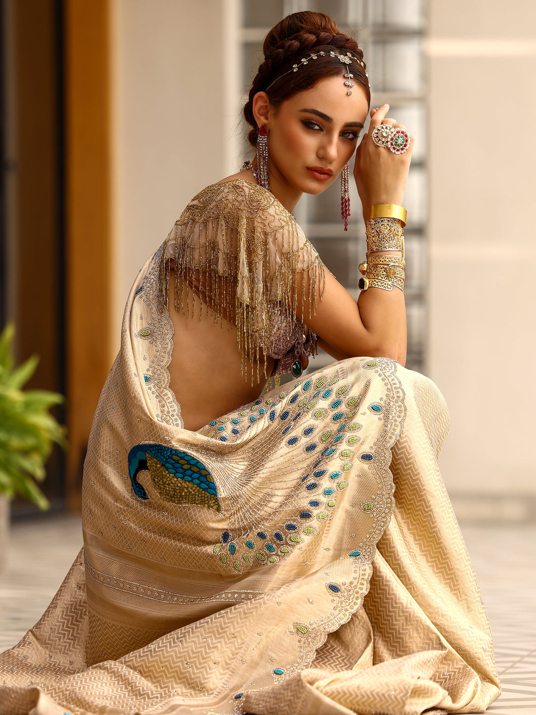 Gold Woven Design Silk blend Saree With Unstitched Blouse Piece