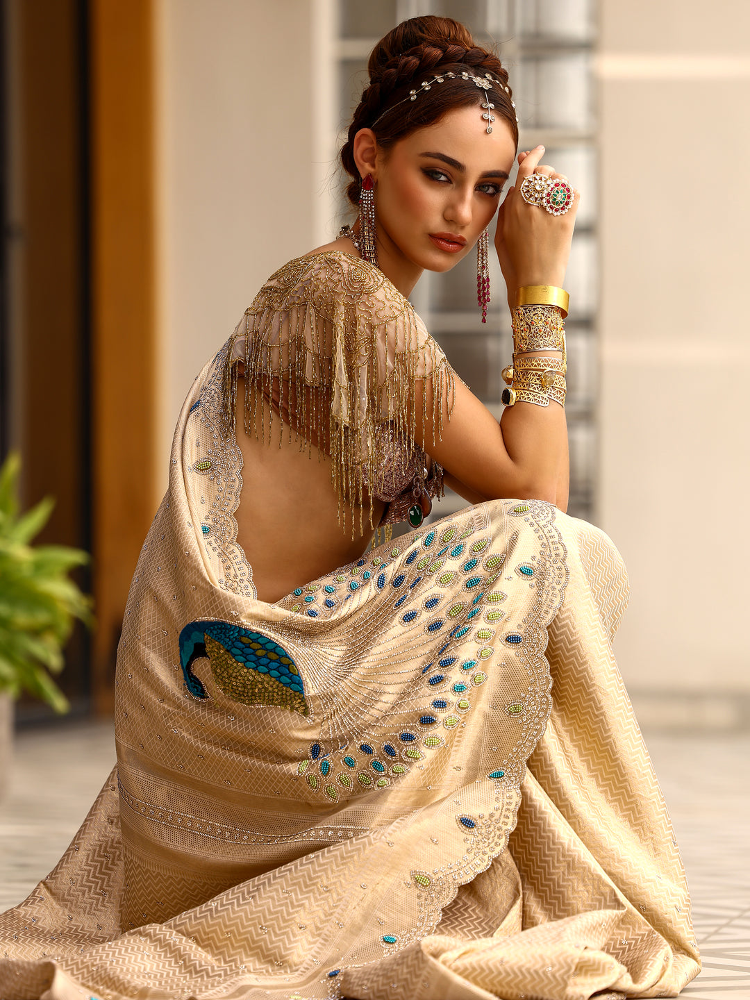  Gold Woven Design Silk blend Saree With Unstitched Blouse Piece 