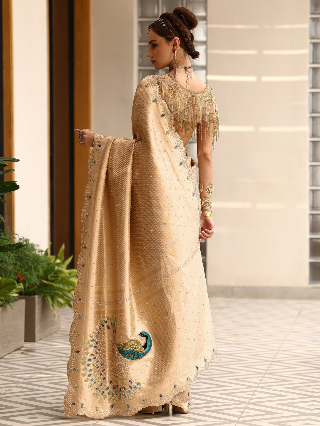  Gold Woven Design Silk blend Saree With Unstitched Blouse Piece 