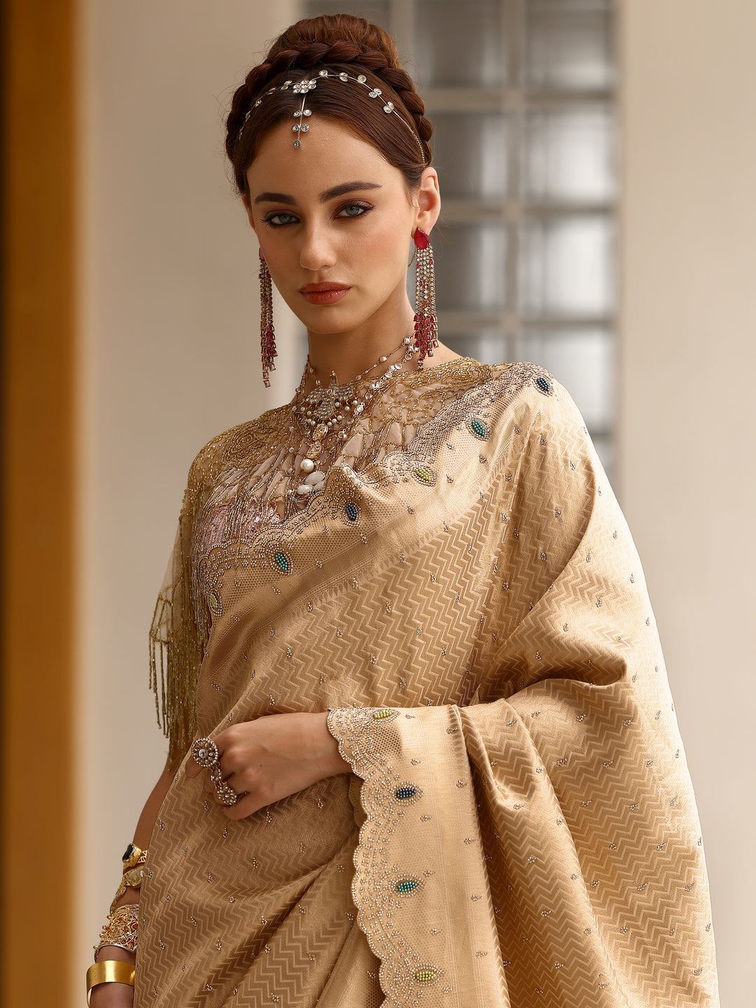  Gold Woven Design Silk blend Saree With Unstitched Blouse Piece 