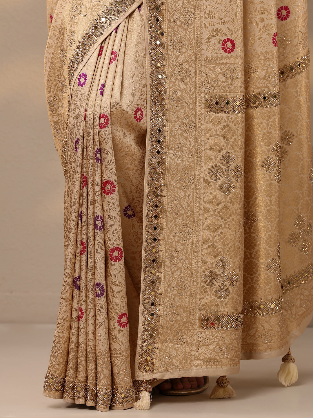  Gold Woven Design Silk Blend Saree With Unstitched Blouse Piece 
