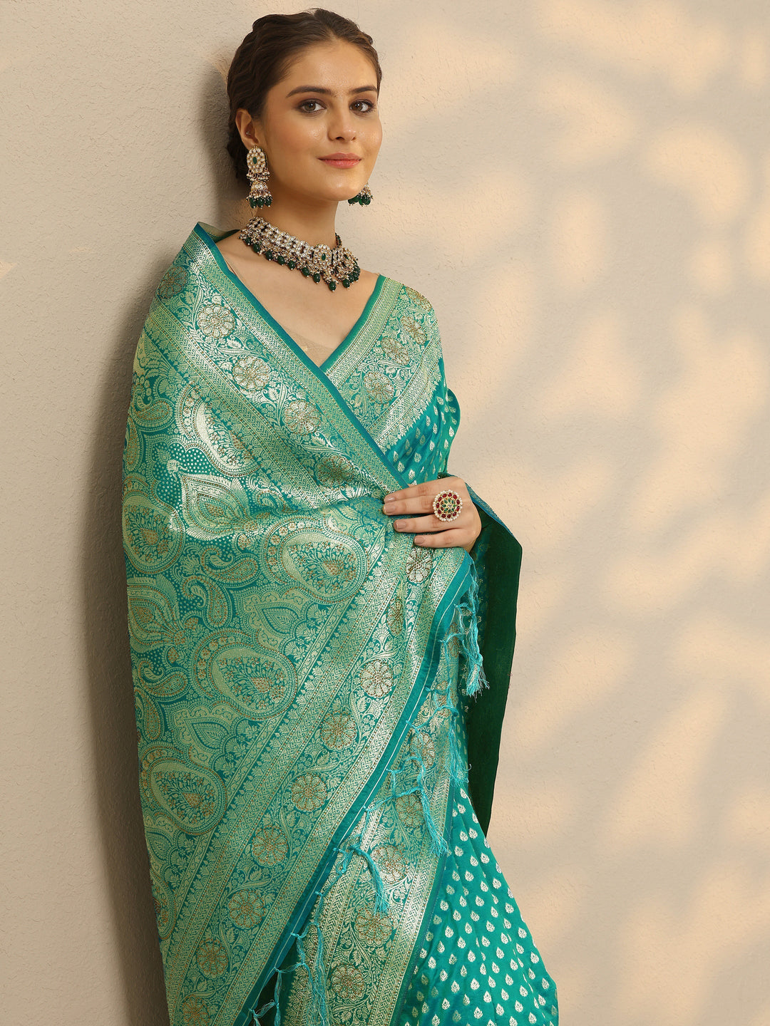 Green Embellished Banarasi Silk Blend Saree With Unstitched Blouse Piece