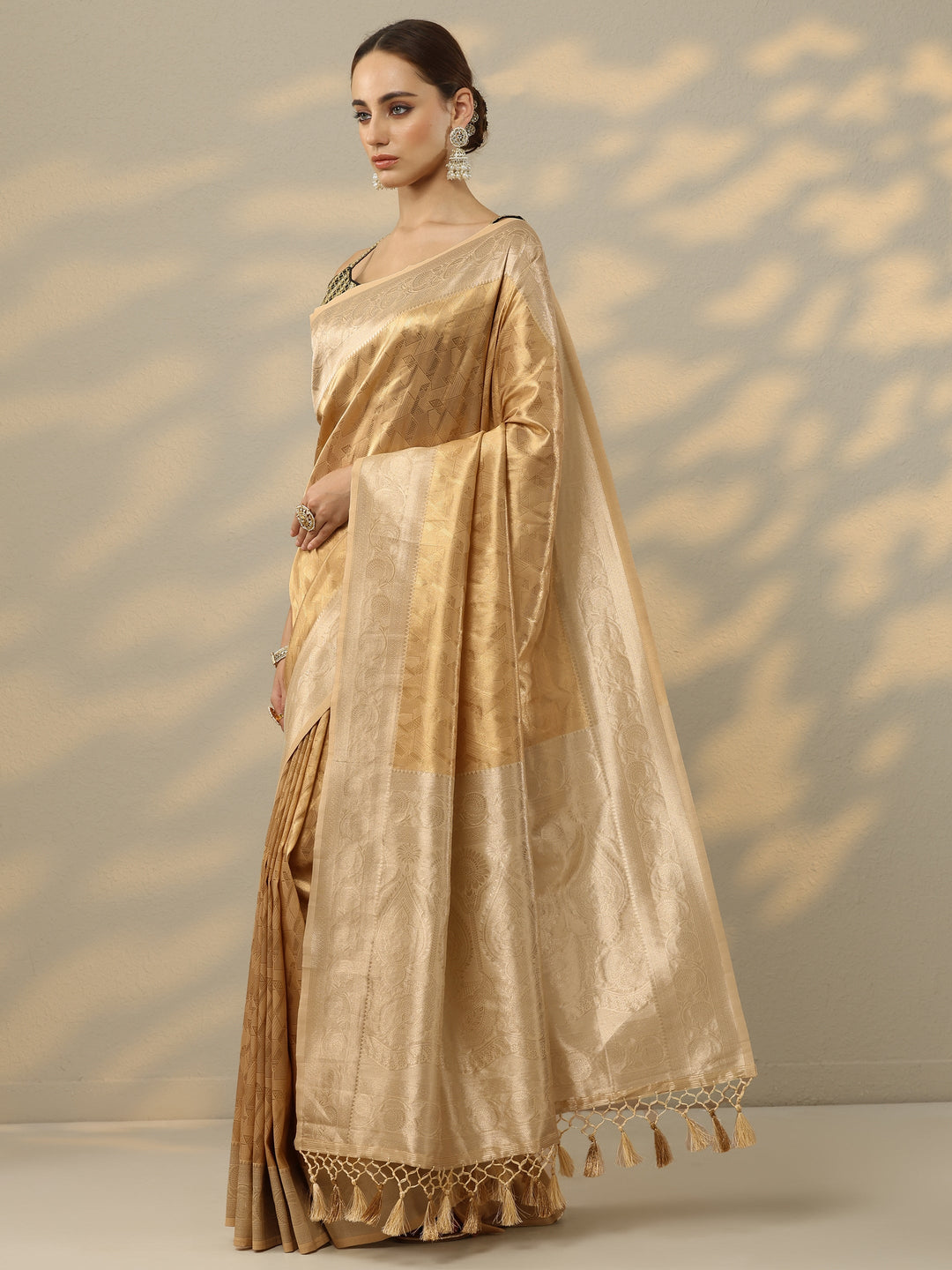  Gold Woven Design Banarasi Silk Blend Saree With Unstitched Blouse Piece 