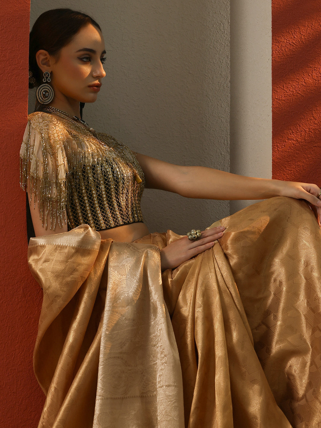  Gold Woven Design Banarasi Silk Blend Saree With Unstitched Blouse Piece 