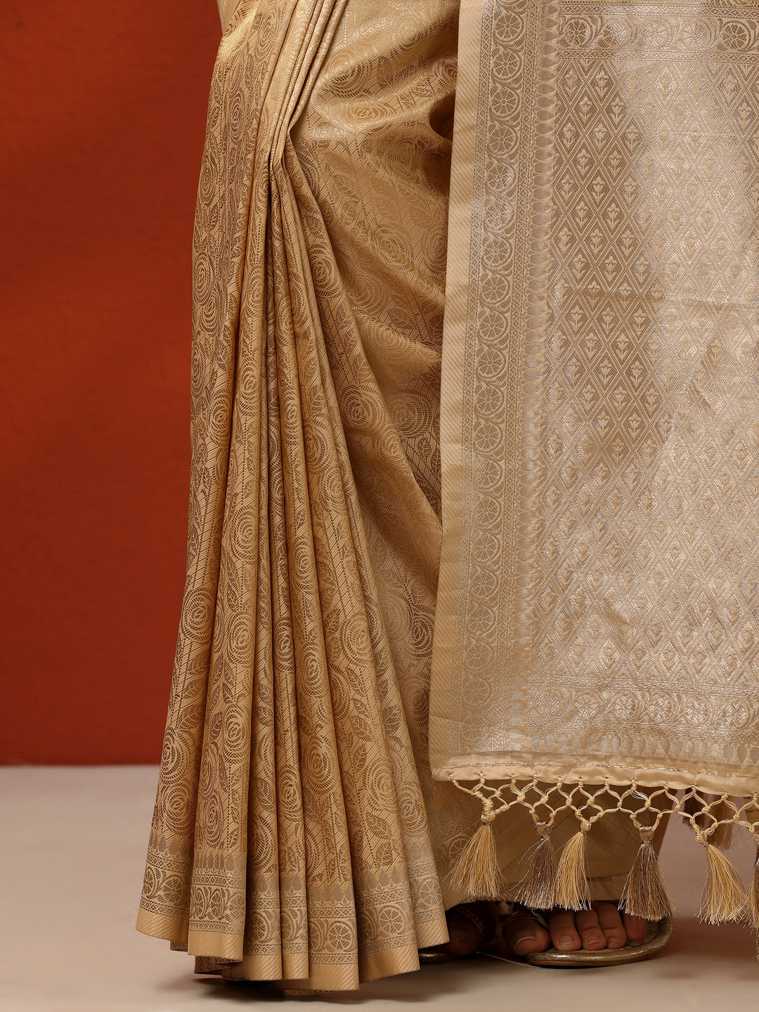  Gold Woven Design Banarasi Silk Blend Saree With Unstitched Blouse Piece 