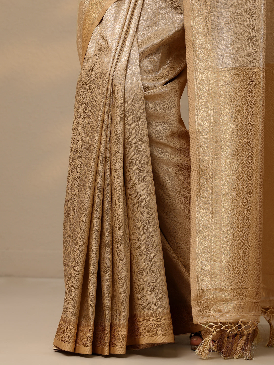  Gold Woven Design Banarasi Silk Blend Saree With Unstitched Blouse Piece 