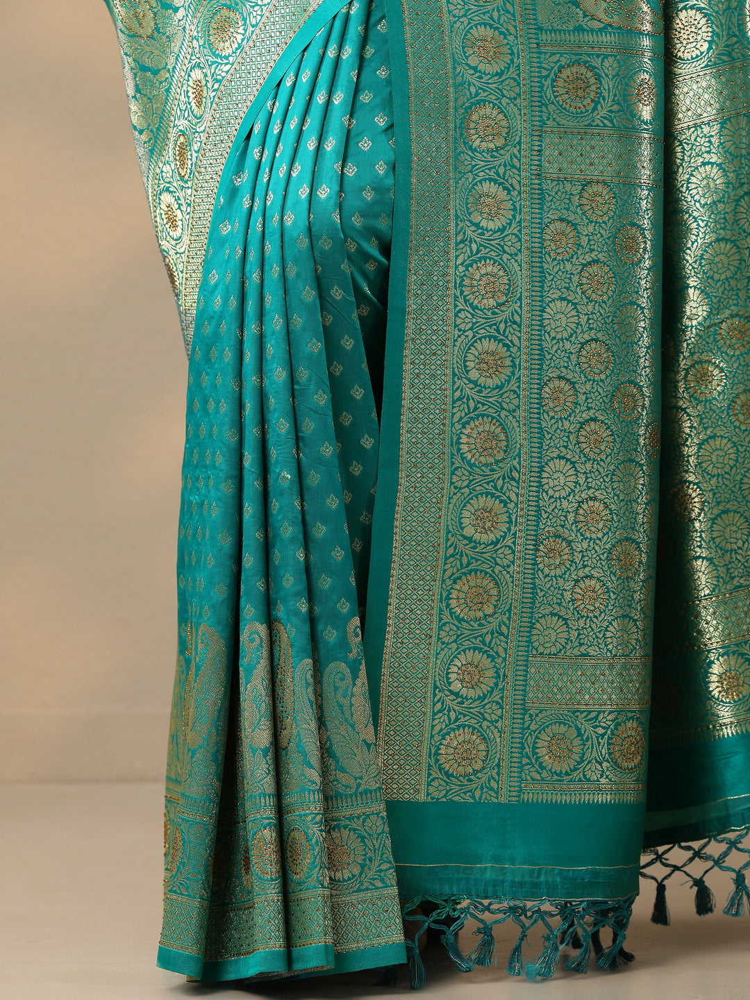  Green Embellished Banarasi Silk Blend Saree With Unstitched Blouse Piece 