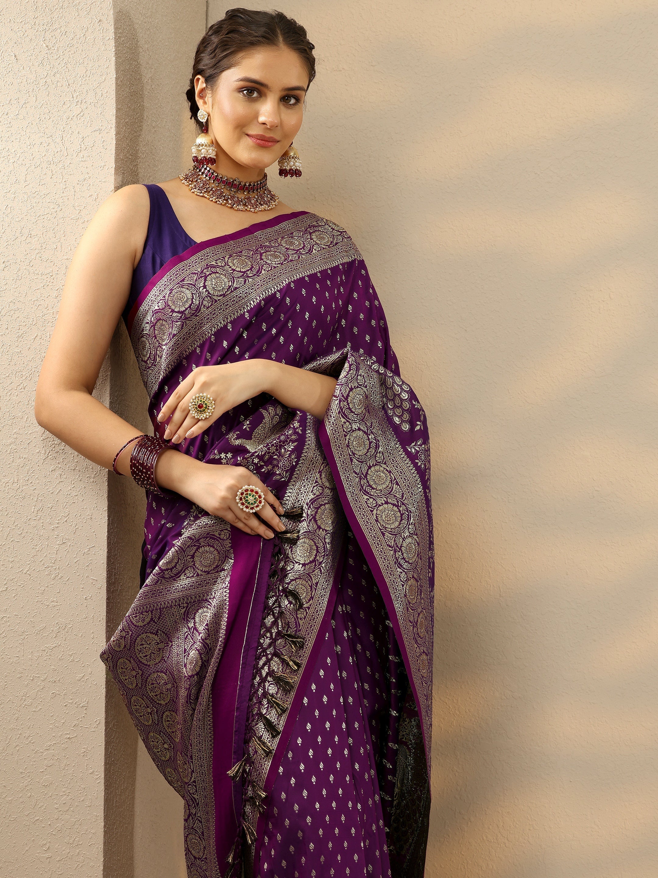 Purple Embellished Banarasi Silk Blend Saree With Unstitched Blouse Piece-image-30