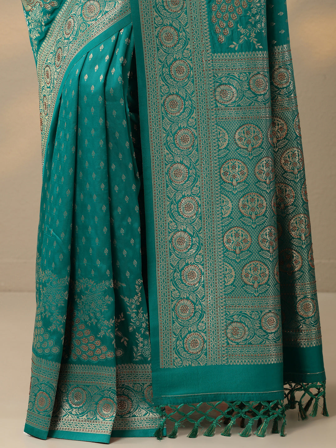  Green Embellished Banarasi Silk Blend Saree With Unstitched Blouse Piece 