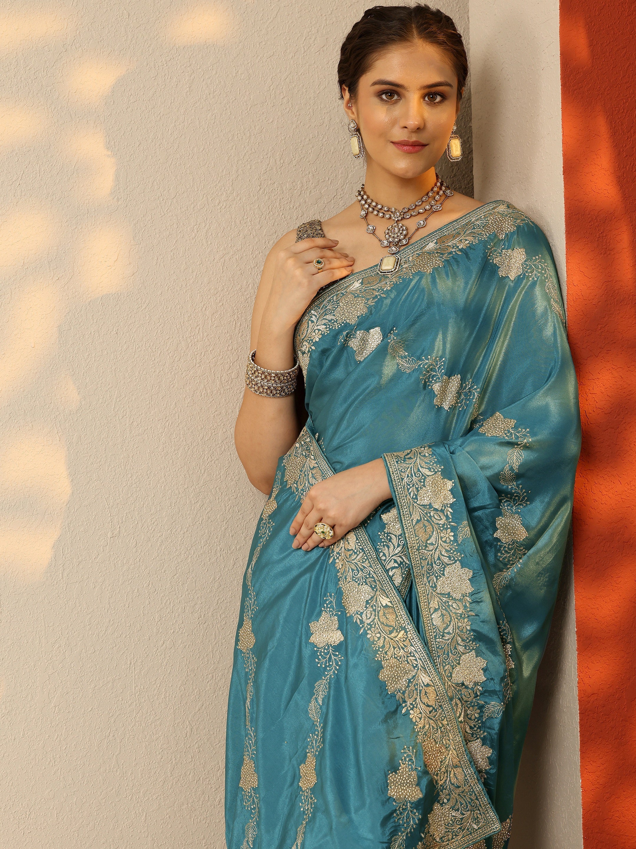 libas Blue Embroidered Silk Blend Saree With Unstitched Blouse Piece-picture-24