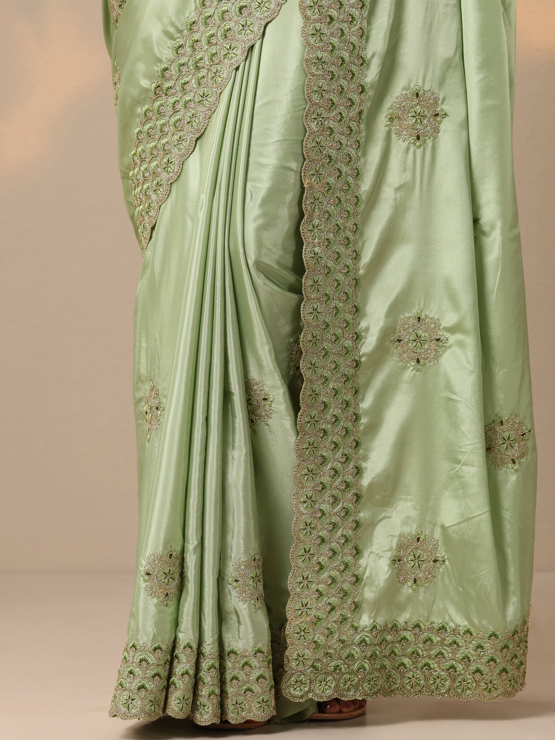  Green Embroidered Crepe Saree With Unstitched Blouse Piece 