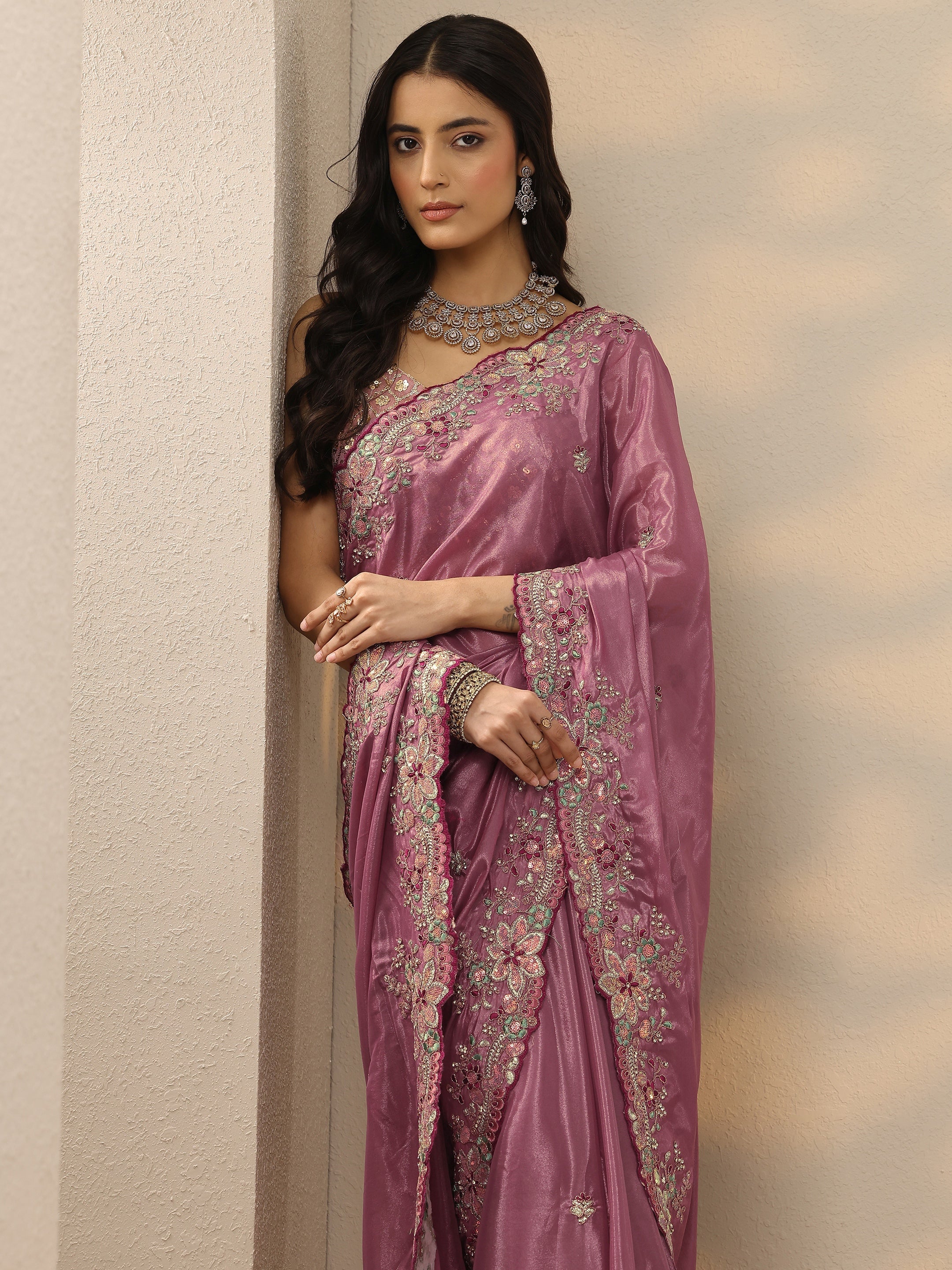 libas Mauve Embroidered Crepe Saree With Unstitched Blouse Piece-picture-51