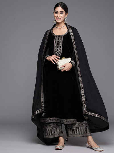 Buy DERWAFAB Women's Velvet Semi Stitched Anarkali Salwar Suit (Anakali  Gown Plazzo suit-SF17141 Purple Free Size) at Amazon.in