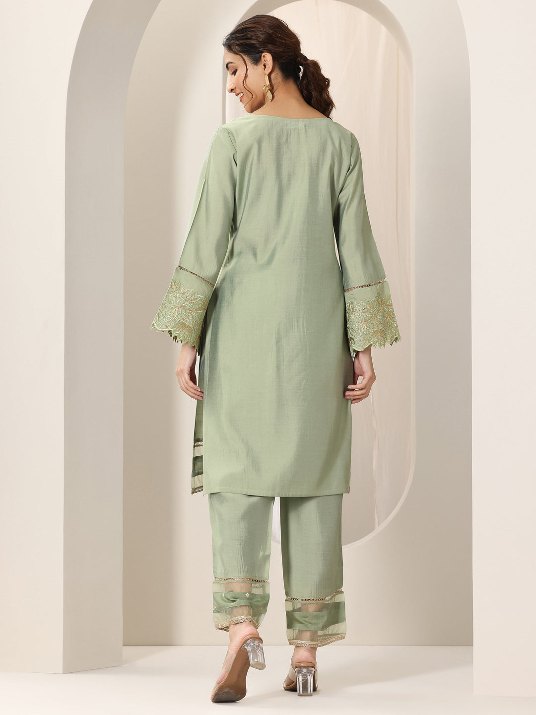  Green Embroidered Silk Blend Straight Kurta Set 