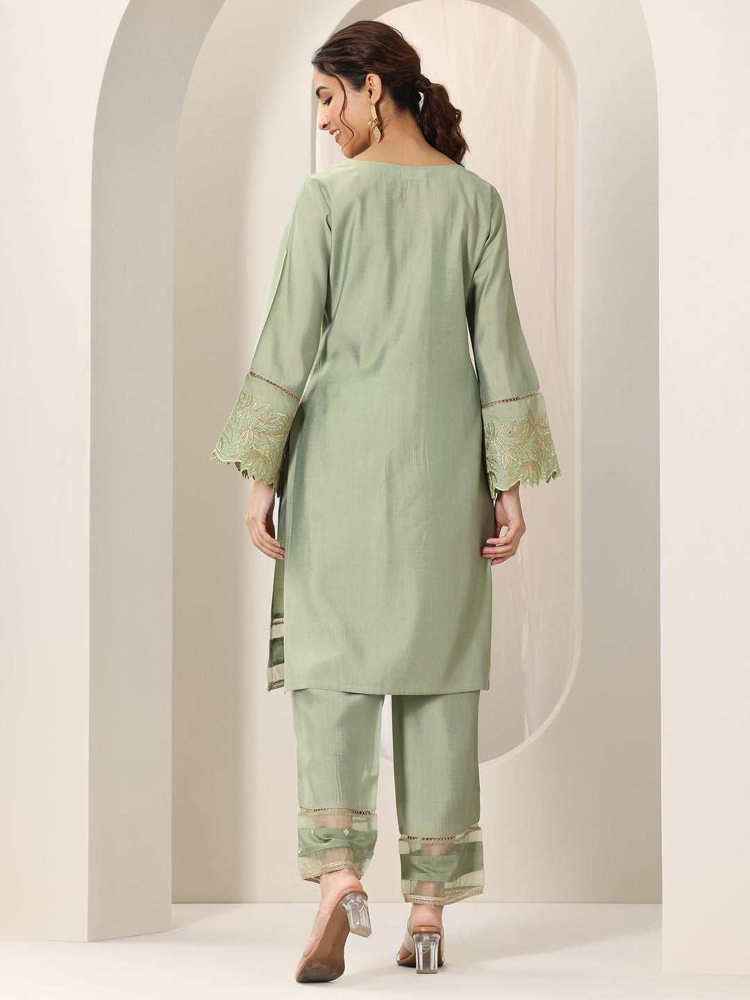  Green Embroidered Silk Blend Straight Kurta Set 