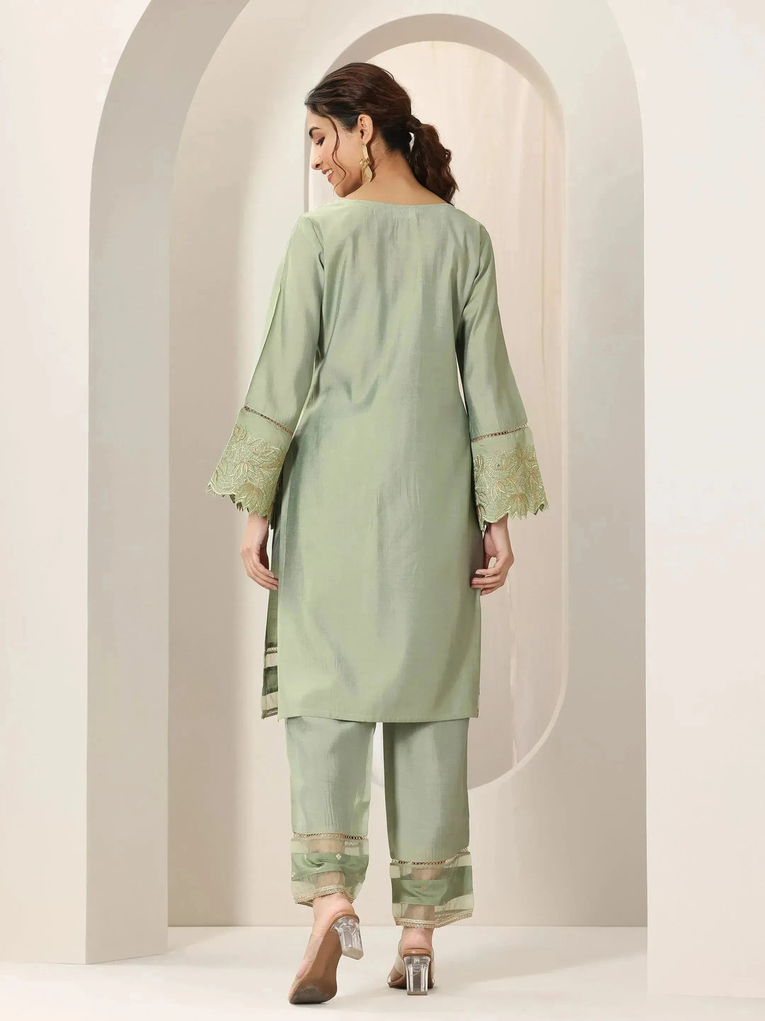  Green Embroidered Silk Blend Straight Kurta Set 
