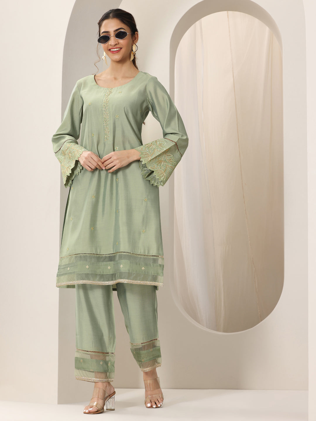  Green Embroidered Silk Blend Straight Kurta Set 