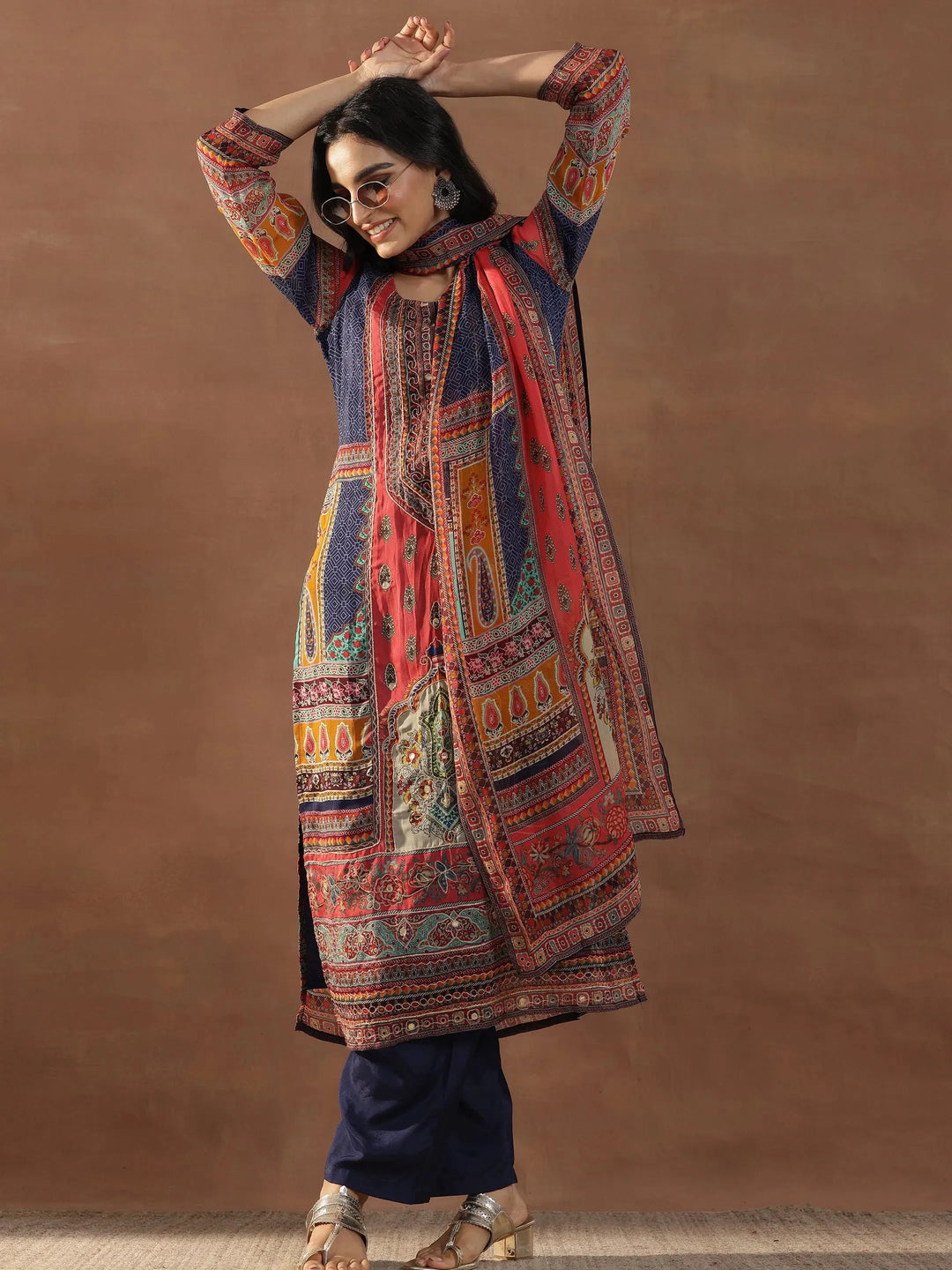  Multicoloured Printed Organza Straight Suit Set With Dupatta 