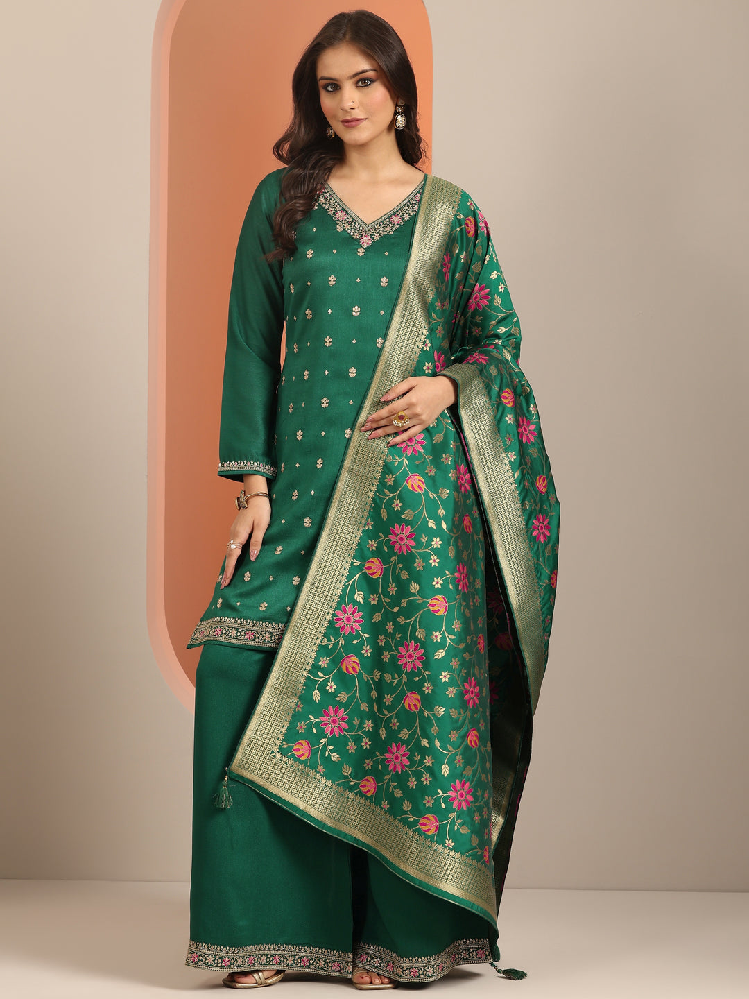  Green Embroidered Silk Blend Straight Suit Set With Dupatta 