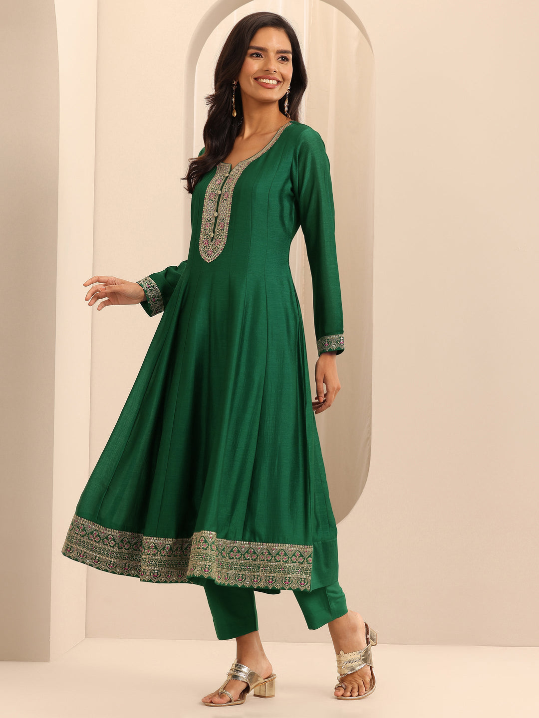  Green Embroidered Silk Blend Anarkali Suit Set With Dupatta 