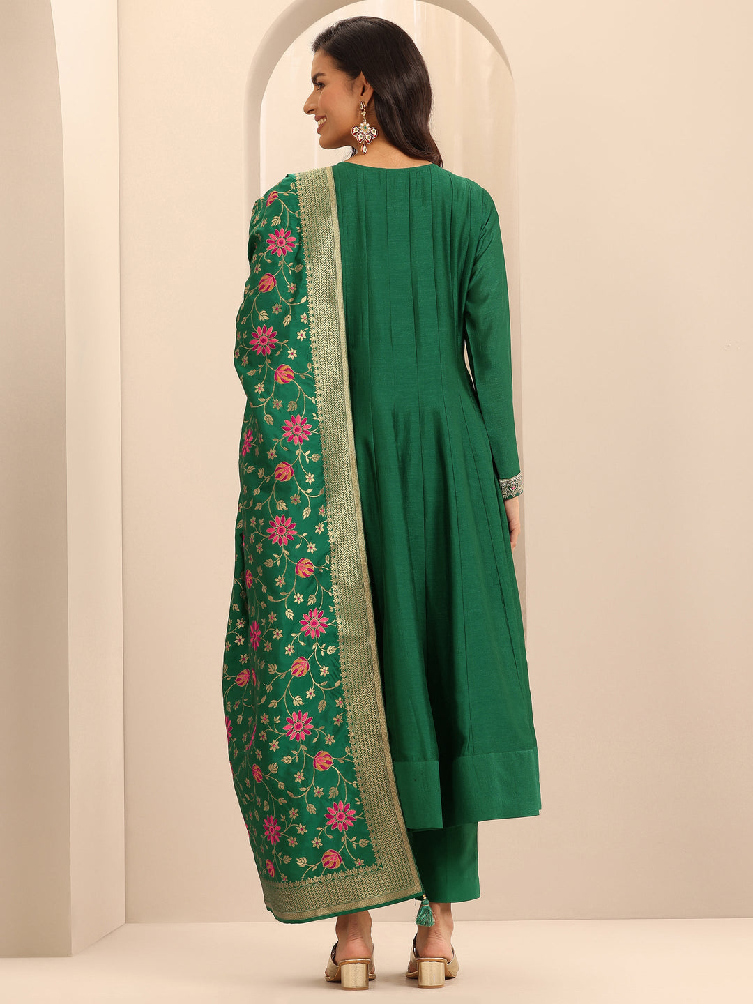  Green Embroidered Silk Blend Anarkali Suit Set With Dupatta 