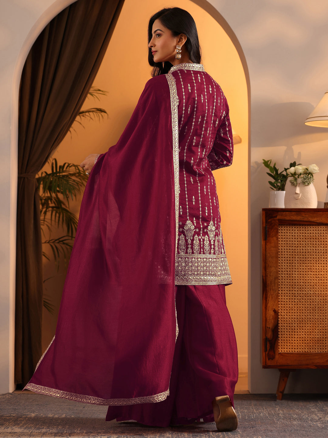  Libas Art Pink Embroidered Silk Blend Straight Suit Set With Dupatta 
