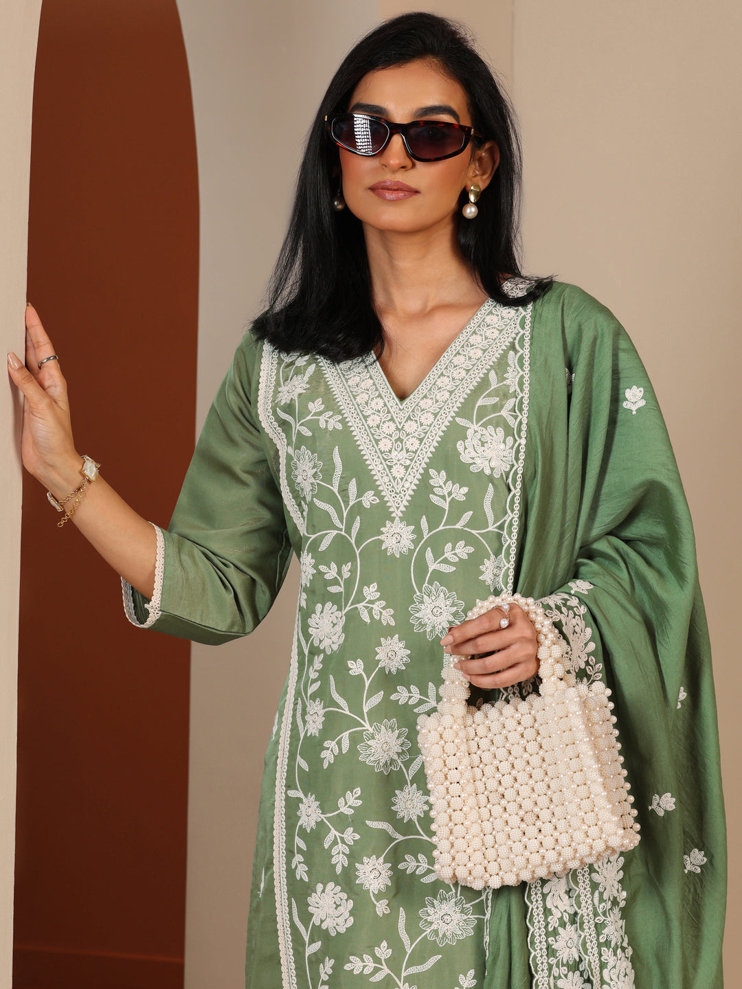  Green Embroidered Silk Blend Straight Suit Set With Dupatta 