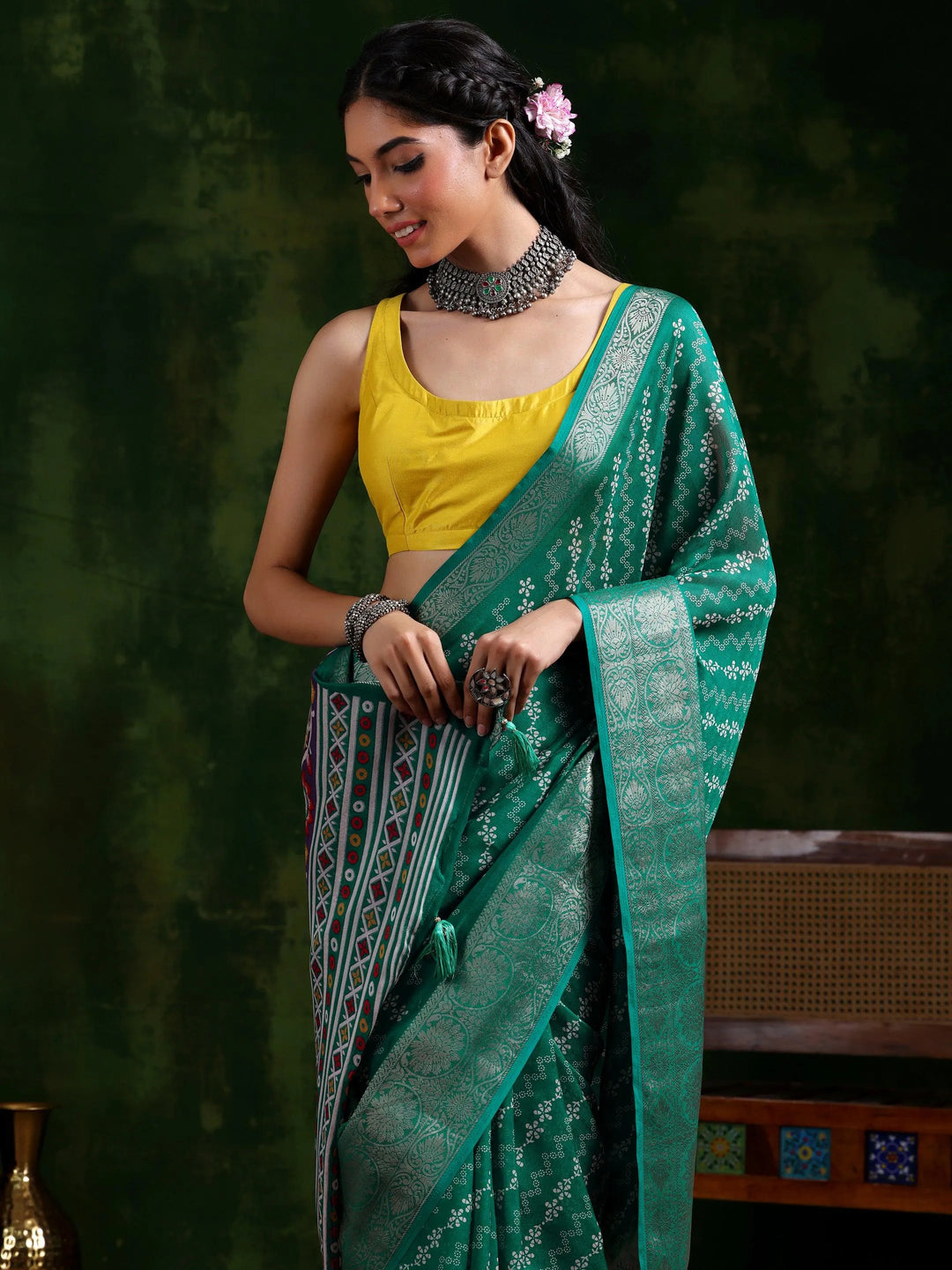Green Printed Silk Blend Saree With Unstitched Blouse Piece - Libas 