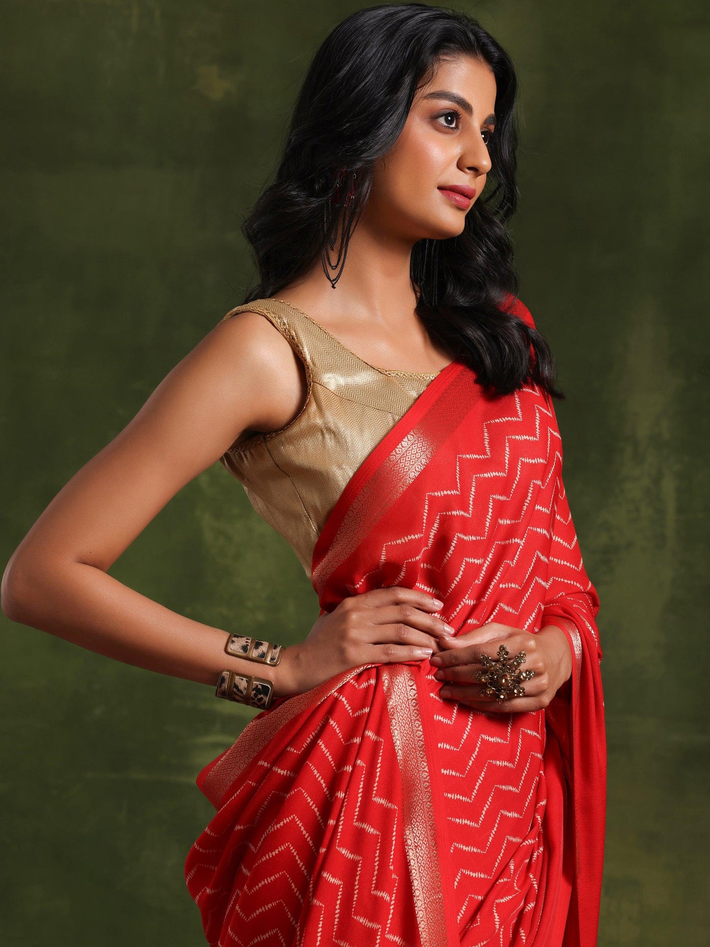Red Printed Silk Blend Saree With Unstitched Blouse Piece - Libas
