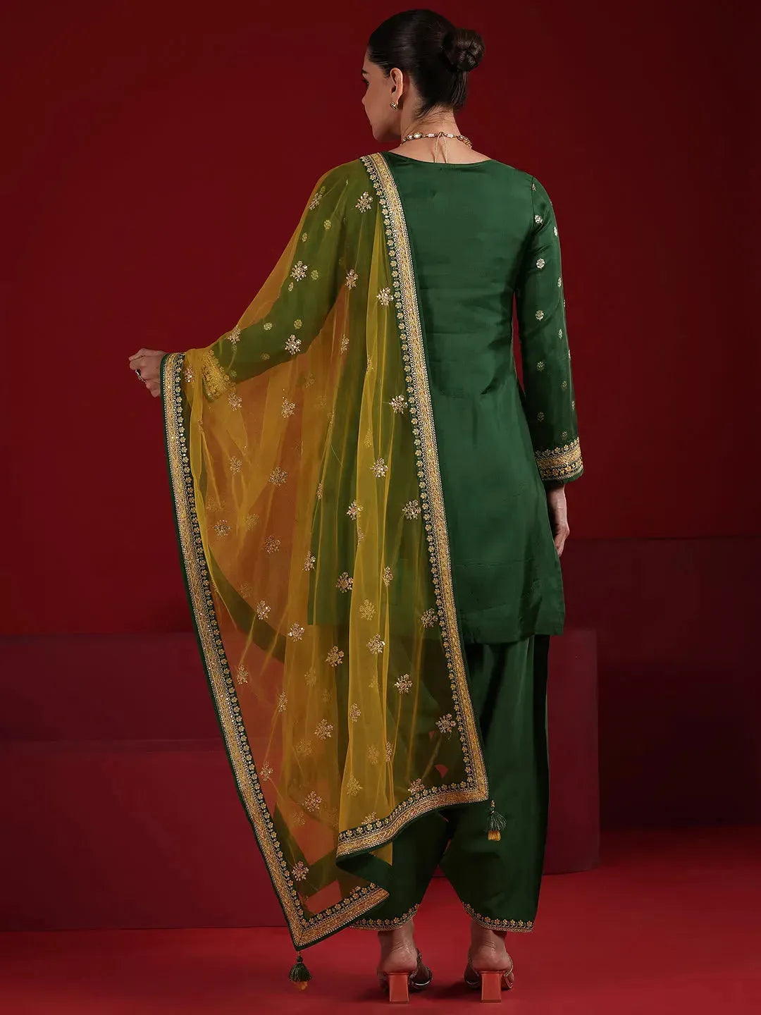  Libas Art Green Embroidered Silk Blend Straight Suit Set With Dupatta 