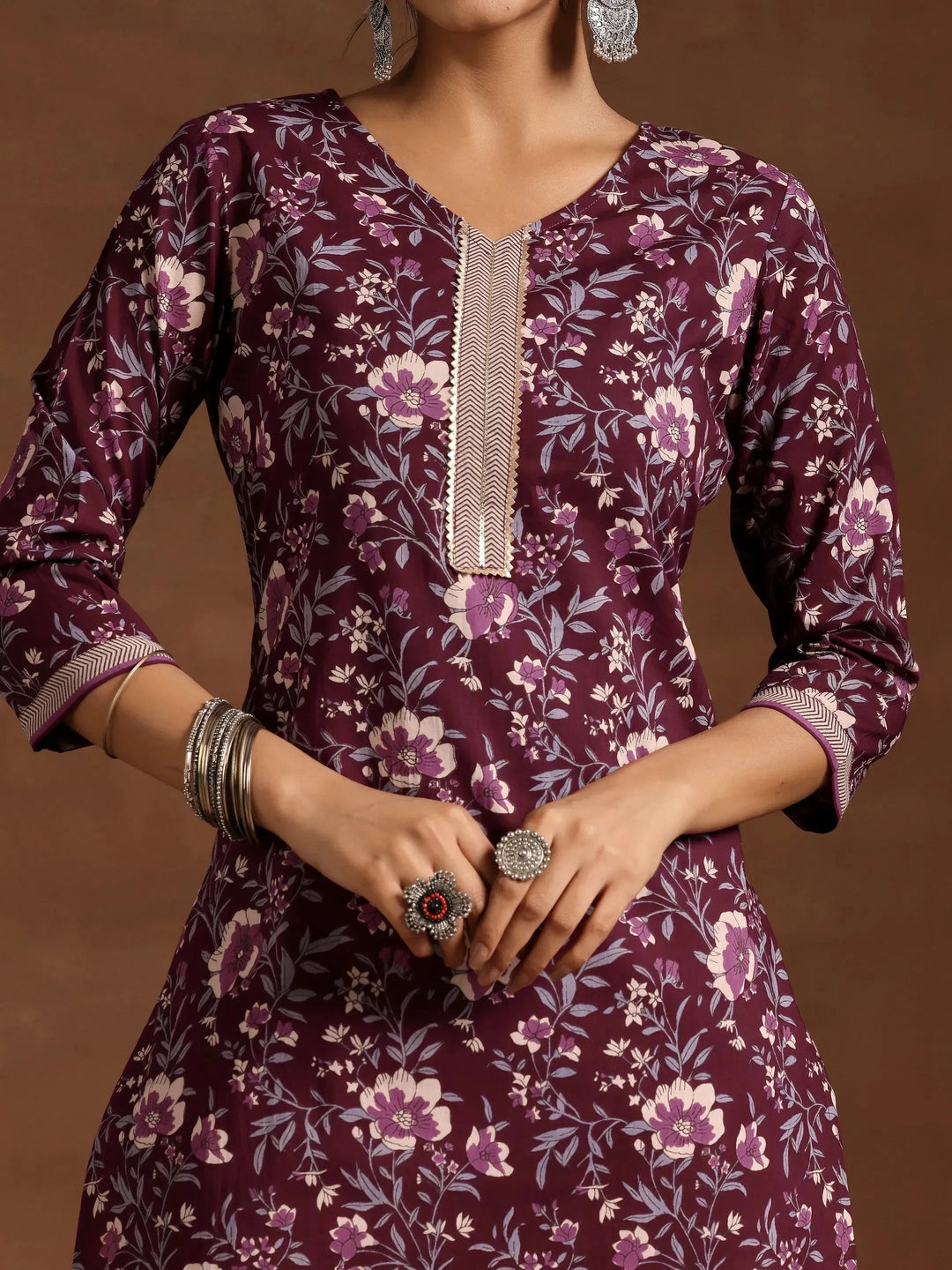  Green Embroidered Silk Blend Straight Kurta Set 
