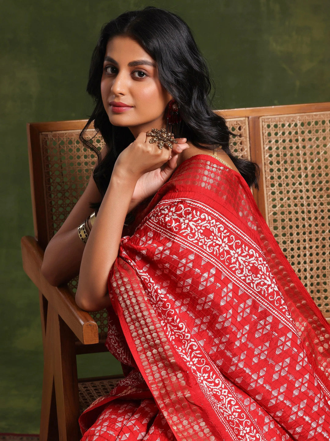 Red Printed Silk Blend Saree With Unstitched Blouse Piece - Libas 