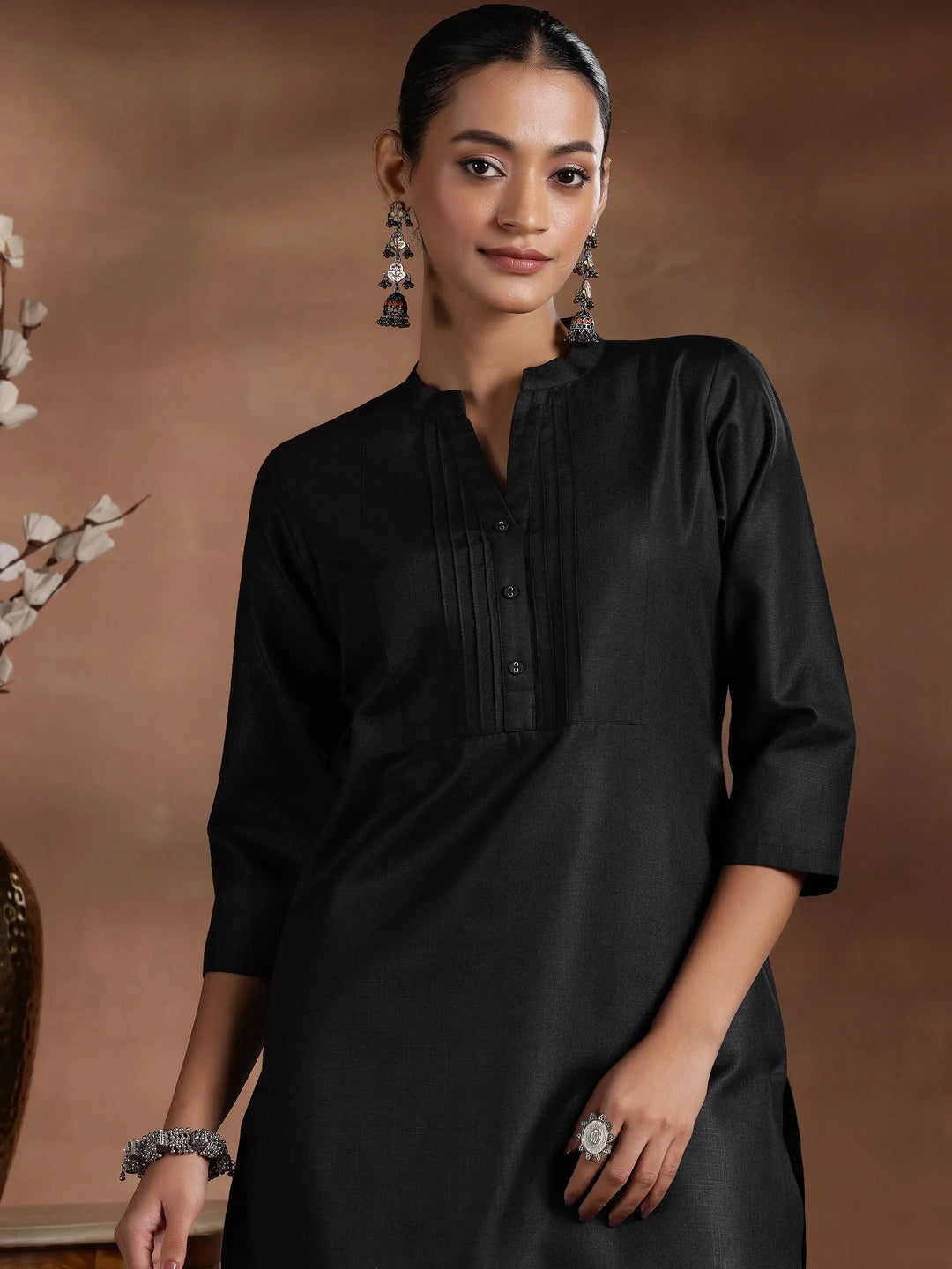  Black Solid Cotton Blend Straight Kurta 